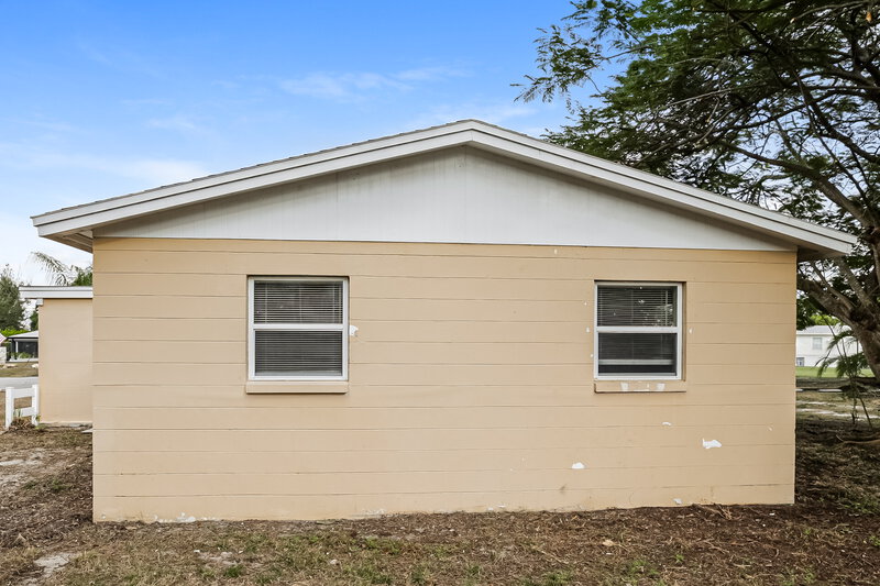 1,420/Mo, 36 Abaco Street Lehigh Acres, FL 33936 Rear View