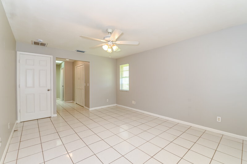 1,750/Mo, 3105 SE 8th Avenue Cape Coral, FL 33904 Main Bedroom View 2