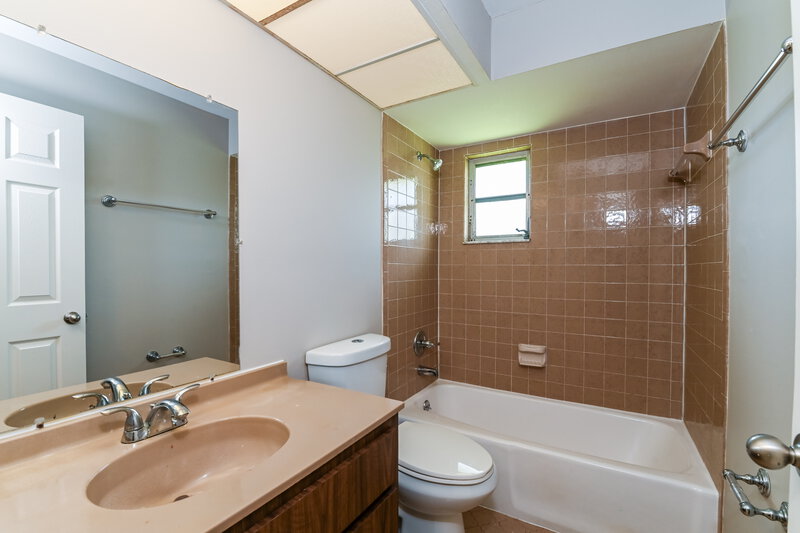 1,750/Mo, 3105 SE 8th Avenue Cape Coral, FL 33904 Bathroom View
