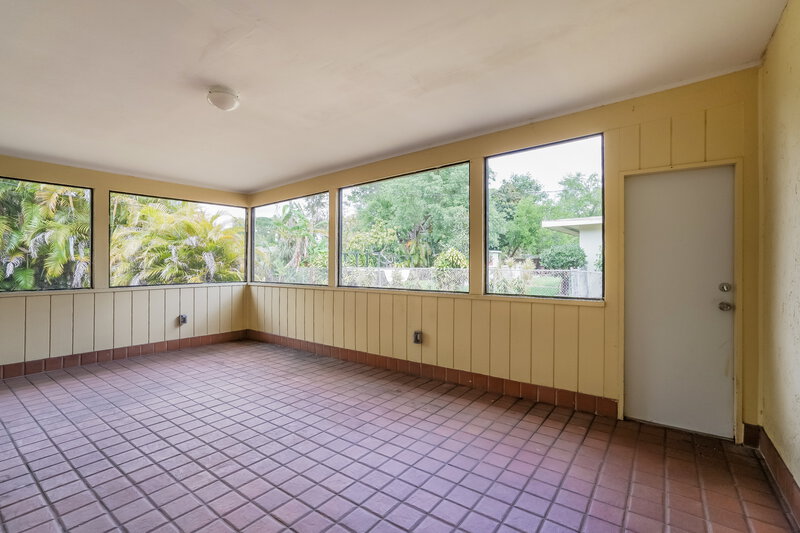 2,325/Mo, 1887 Sunset Place Fort Myers, FL 33901 Sunroom View 2