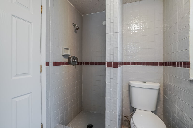 2,325/Mo, 1887 Sunset Place Fort Myers, FL 33901 Bathroom View 2