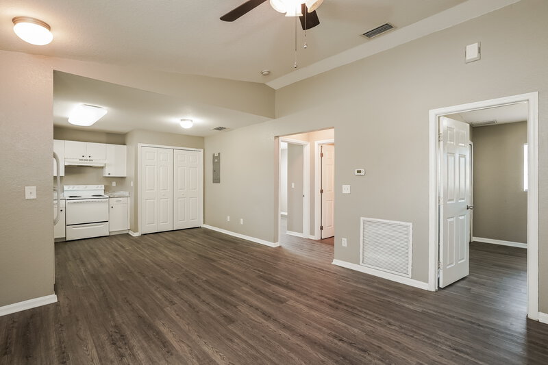 0/Mo, 4629 24th Street SW Lehigh Acres, FL 33973 Living Room View