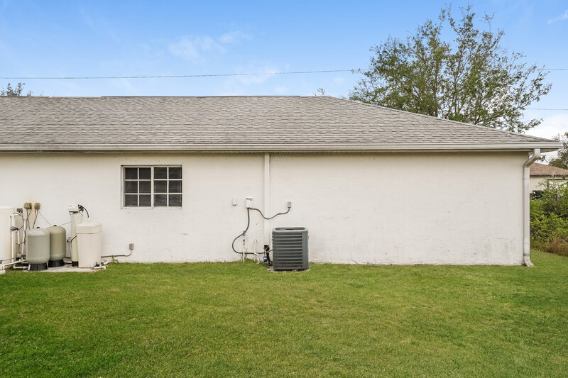 0/Mo, 4629 24th Street SW Lehigh Acres, FL 33973 Rear View 2