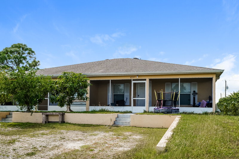 1,815/Mo, 4557 Golfview Boulevard Lehigh Acres, FL 33973 External View