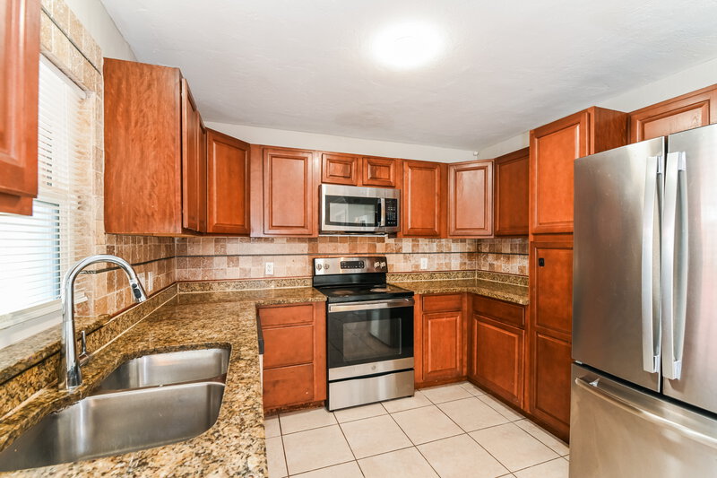 2,395/Mo, 3410 SE 11th Ave Cape Coral, FL 33904 Kitchen View 2
