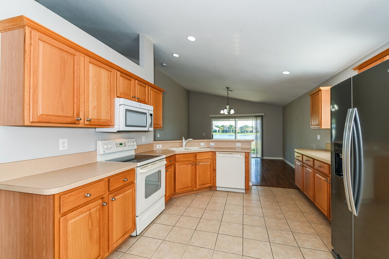1,930/Mo, 11341 Lake Cypress Loop Fort Myers, FL 33913 Kitchen View