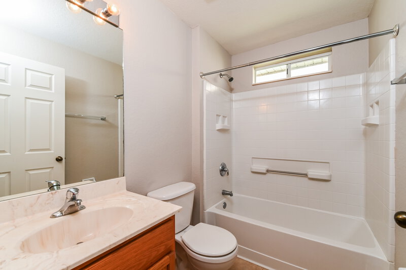 1,930/Mo, 11341 Lake Cypress Loop Fort Myers, FL 33913 Bathroom View