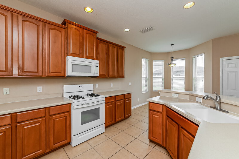 2,465/Mo, 6305 36th Ct E Ellenton, FL 34222 Kitchen View