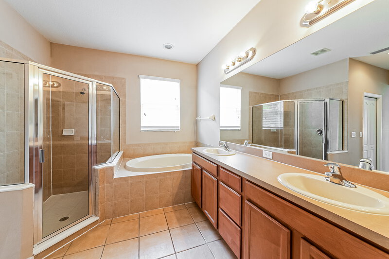 2,465/Mo, 6305 36th Ct E Ellenton, FL 34222 Main Bathroom View