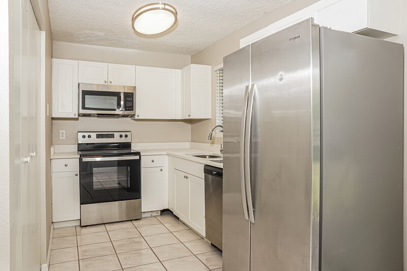 1,490/Mo, 2912 Crane Ave North Port, FL 34286 Kitchen View