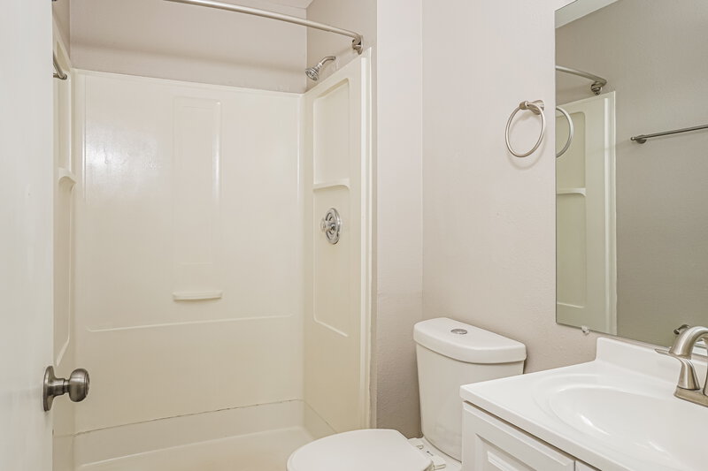 1,490/Mo, 2912 Crane Ave North Port, FL 34286 Main Bathroom View