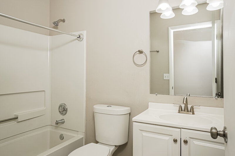 1,490/Mo, 2912 Crane Ave North Port, FL 34286 Bathroom View