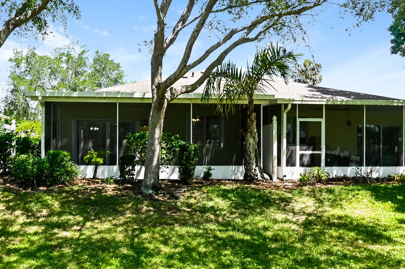 1,900/Mo, 311 28th St W Palmetto, FL 34221 Rear View