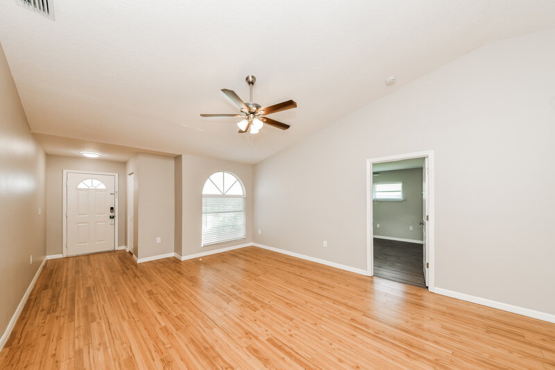 2,350/Mo, 5026 25th St E Bradenton, FL 34203 Living Room View