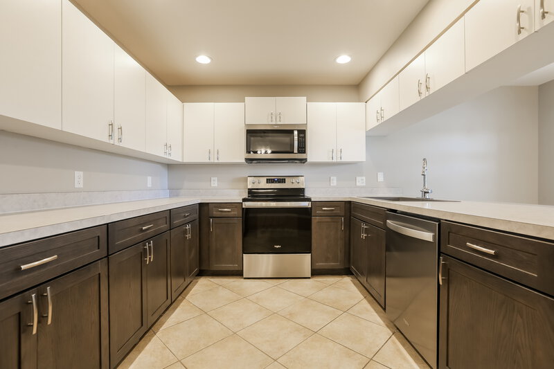 2,590/Mo, 5026 25th St E Bradenton, FL 34203 Kitchen View