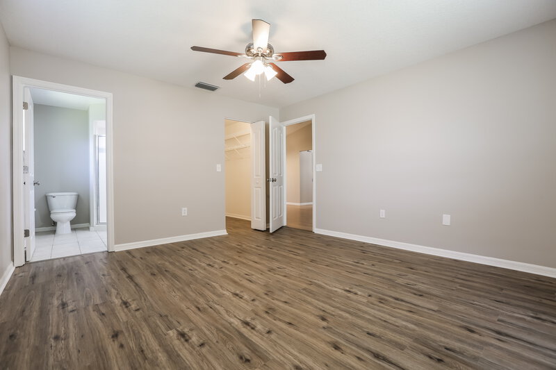 2,590/Mo, 5026 25th St E Bradenton, FL 34203 Main Bedroom View