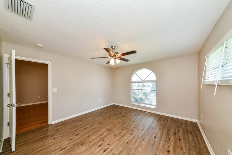 2,350/Mo, 5026 25th St E Bradenton, FL 34203 Main Bedroom View 2