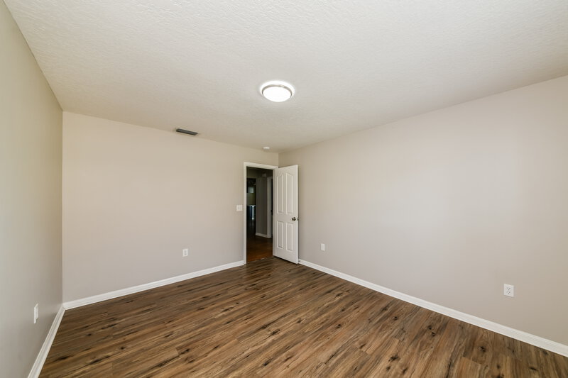 2,350/Mo, 5026 25th St E Bradenton, FL 34203 Bedroom View 2
