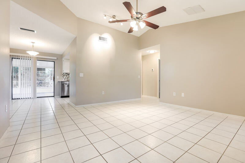2,150/Mo, 1545 Deer Hollow Blvd Sarasota, FL 34232 Living Room View 4