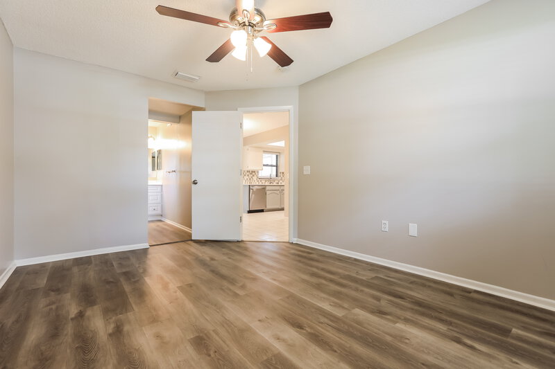 2,150/Mo, 1545 Deer Hollow Blvd Sarasota, FL 34232 Main Bedroom View 2