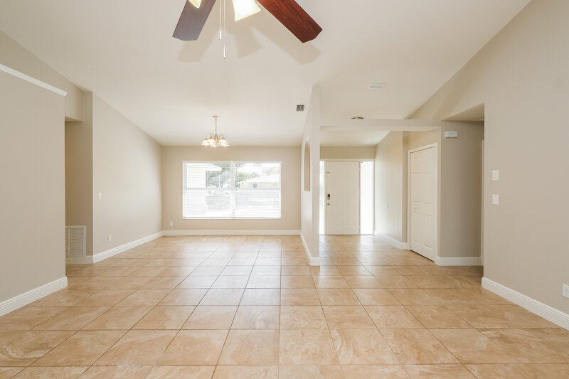 2,345/Mo, 4708 31st Street Ct E Bradenton, FL 34203 Living Room View 3