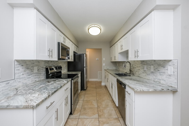 2,345/Mo, 4708 31st Street Ct E Bradenton, FL 34203 Kitchen View