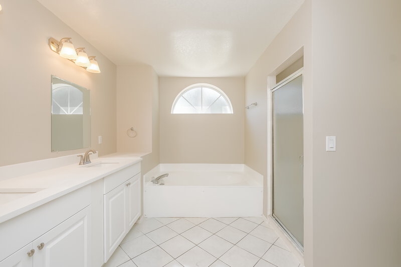 2,345/Mo, 4708 31st Street Ct E Bradenton, FL 34203 Main Bathroom View