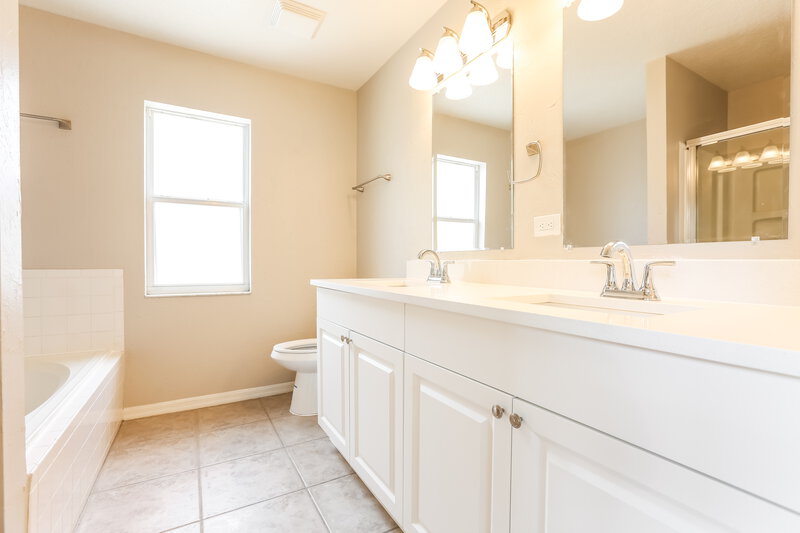 2,345/Mo, 4708 31st Street Ct E Bradenton, FL 34203 Bathroom View 2