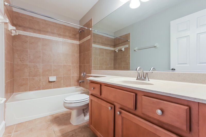 3,265/Mo, 6126 39th Ct E Bradenton, FL 34203 Bathroom View