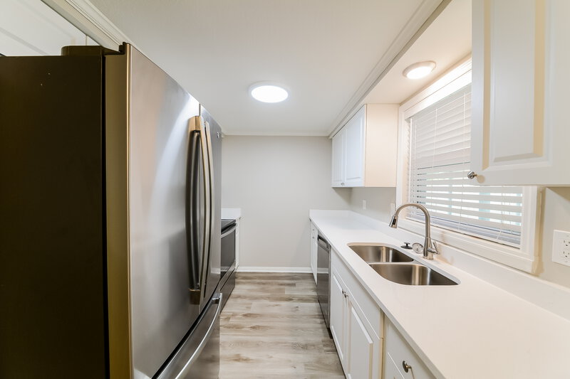 3,220/Mo, 5009 Silk Oak Dr Sarasota, FL 34232 Kitchen View