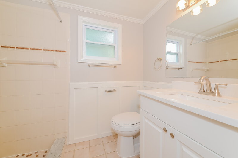 3,220/Mo, 5009 Silk Oak Dr Sarasota, FL 34232 Bathroom View
