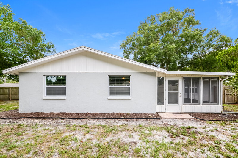 3,220/Mo, 5009 Silk Oak Dr Sarasota, FL 34232 Rear View