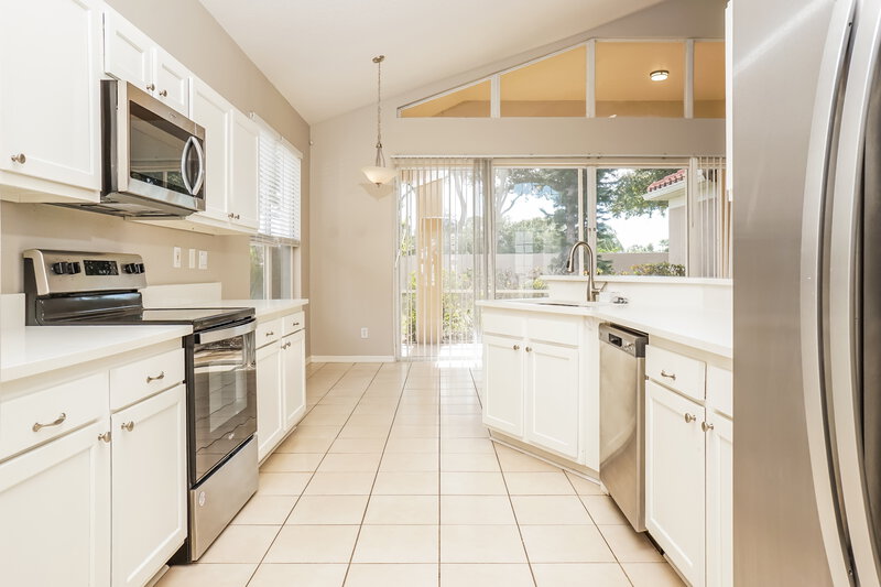2,200/Mo, 192 Braemar Ave Venice, FL 34293 Kitchen View