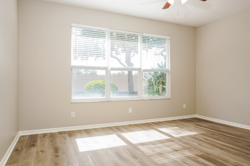 2,200/Mo, 192 Braemar Ave Venice, FL 34293 Main Bedroom View