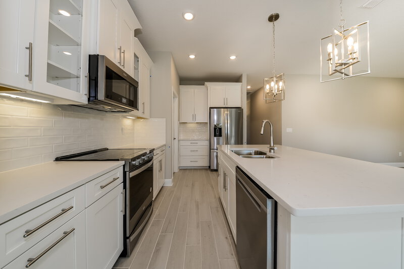 2,545/Mo, 392 Daylily Blvd NOKOMIS, FL 34275 Kitchen View 2