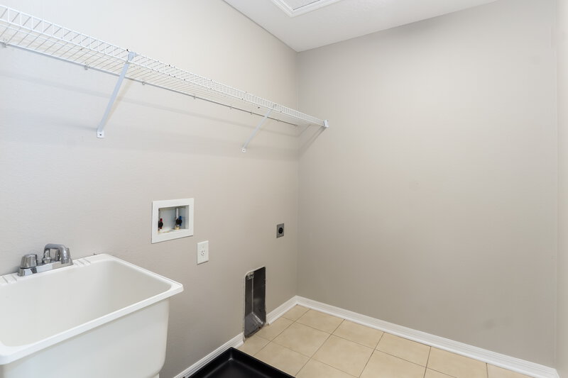 3,135/Mo, 11312 82nd St E Parrish, FL 34219 Laundry Room View