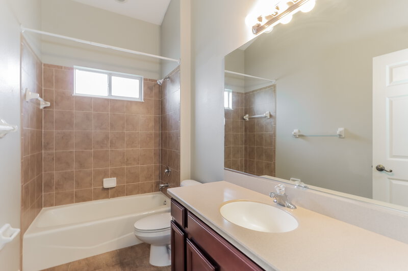 4,250/Mo, 12646 Cara Cara Loop Bradenton, FL 34212 Bathroom View 2