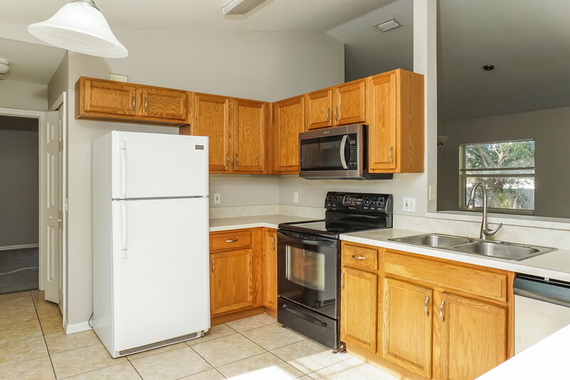 1,625/Mo, 5382 Hightower Rd North Port, FL 34288 Kitchen View 2
