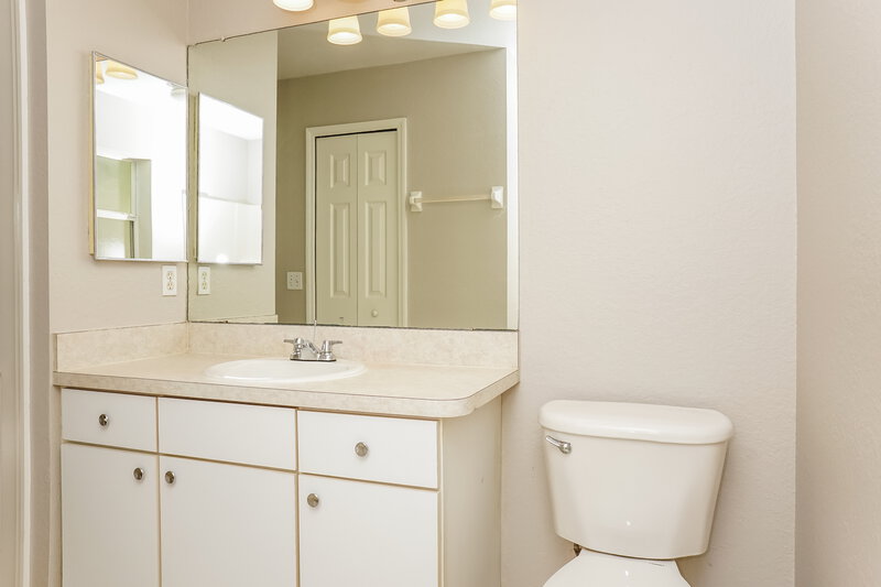 1,625/Mo, 5382 Hightower Rd North Port, FL 34288 Bathroom View