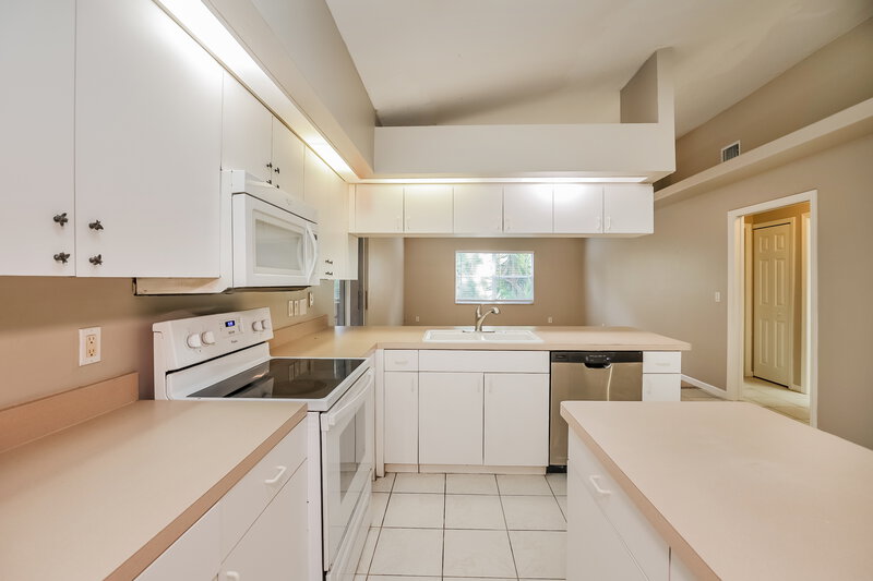 2,390/Mo, 710 Fullerton Ave S Lehigh Acres, FL 33974 Kitchen View
