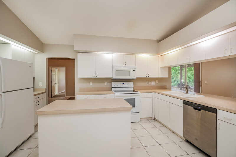 2,390/Mo, 710 Fullerton Ave S Lehigh Acres, FL 33974 Kitchen View 2