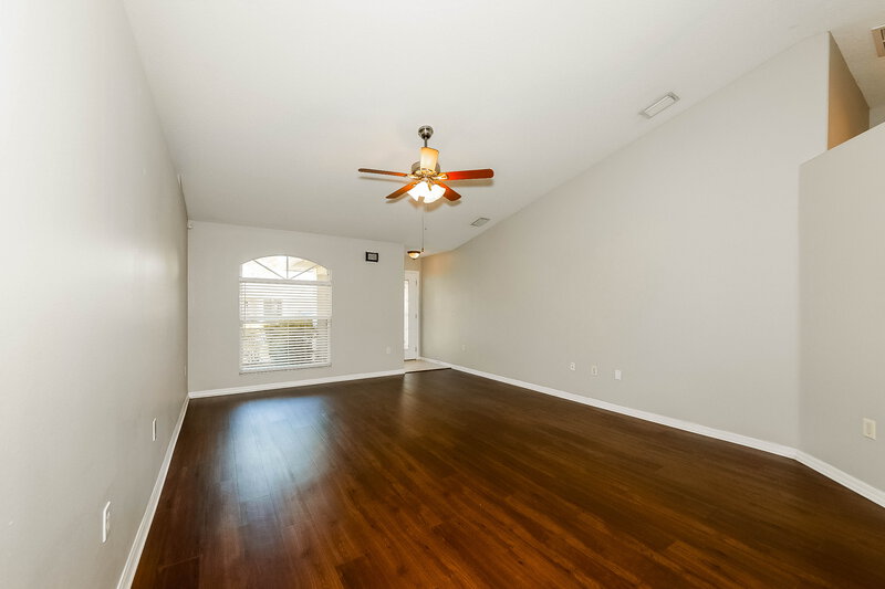 2,000/Mo, 6732 65th Ter E Bradenton, FL 34203 Living Room View