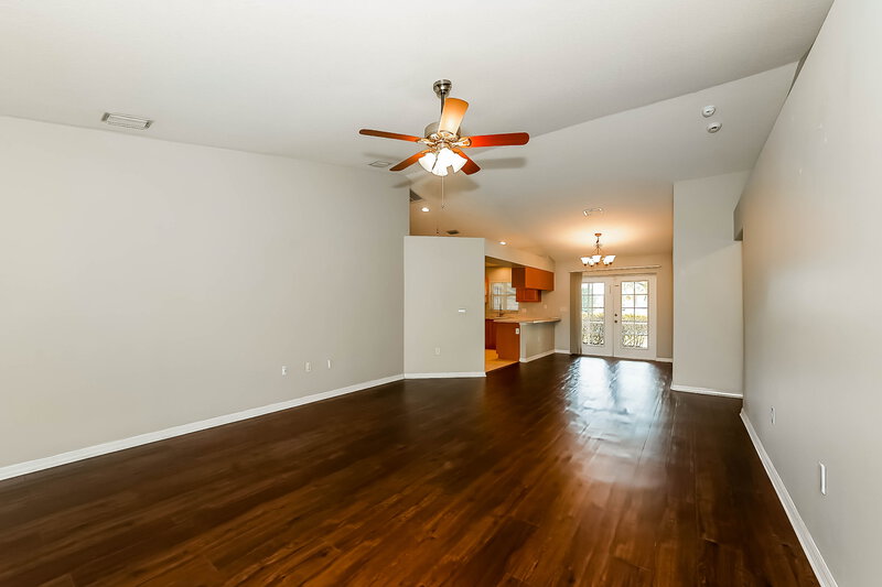 2,000/Mo, 6732 65th Ter E Bradenton, FL 34203 Living Room View 2