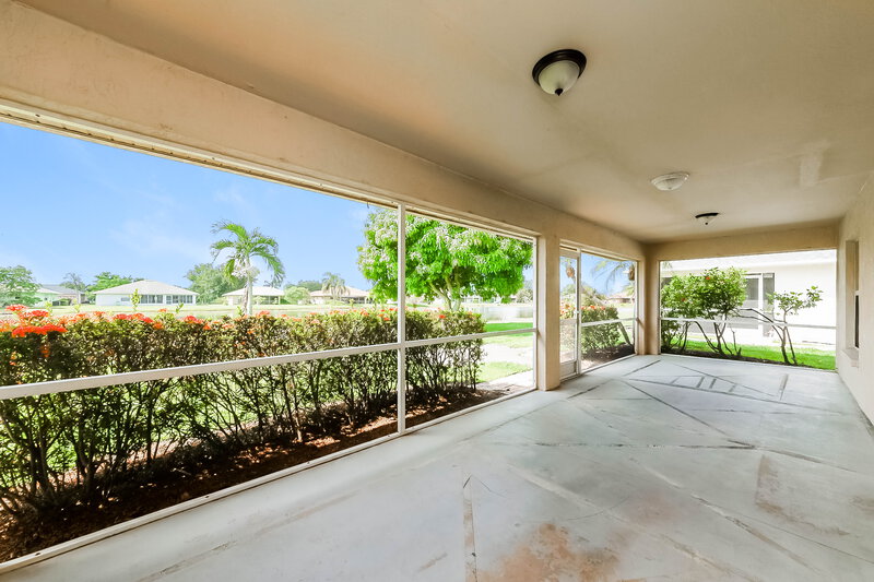 2,000/Mo, 6732 65th Ter E Bradenton, FL 34203 Sun Room View