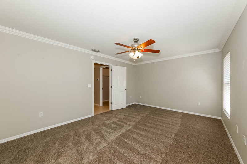 2,000/Mo, 6732 65th Ter E Bradenton, FL 34203 Main Bedroom View 2