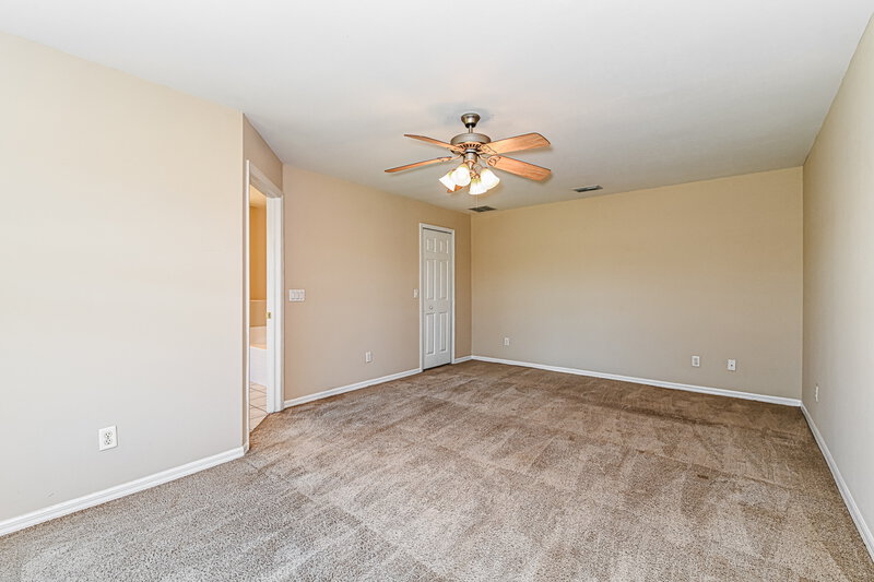 1,660/Mo, 515 SE 26th Ter Cape Coral, FL 33904 Main Bedroom View