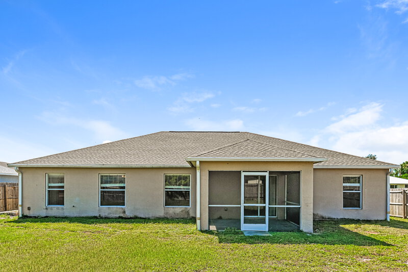 1,660/Mo, 515 SE 26th Ter Cape Coral, FL 33904 Rear View