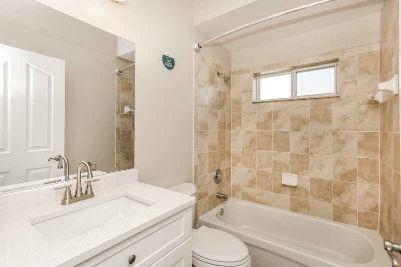 3,410/Mo, 7452 Battalla Rd North Port, FL 34291 Bathroom View