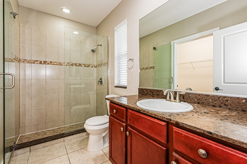 2,410/Mo, 11826 Forest Park Cir Bradenton, FL 34211 Main Bathroom View