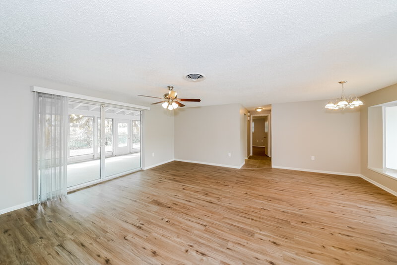 2,560/Mo, 3505 17th Ave W Bradenton, FL 34205 Living Room View